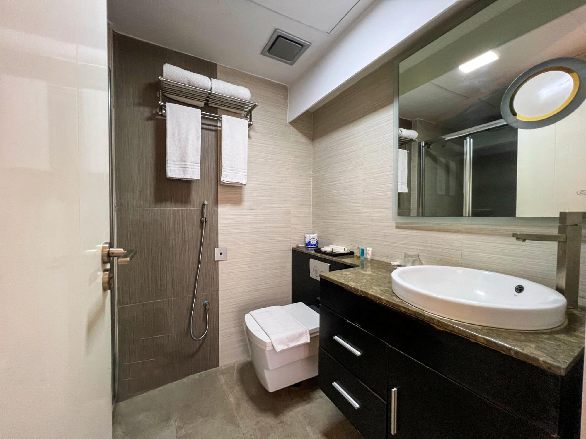 דאהקה Coventina Lake Suites מראה חיצוני תמונה