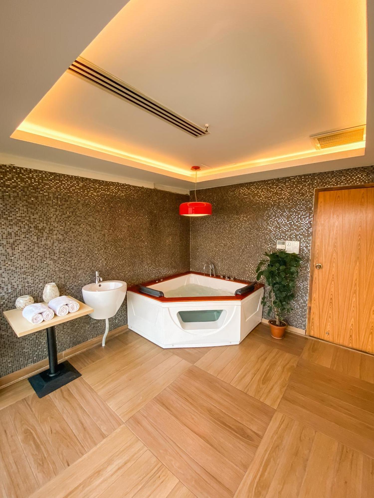 דאהקה Coventina Lake Suites מראה חיצוני תמונה
